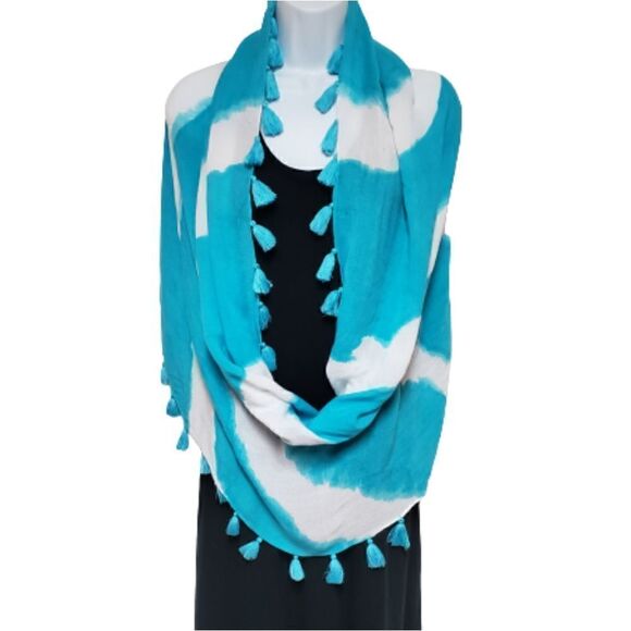 🌹Crown & Ivy Blue and White Infinity Scarf Wrap with Tassels - Picture 1 of 6